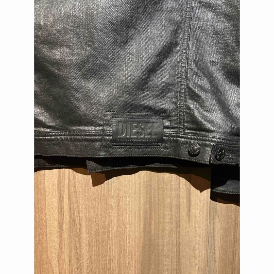 DIESEL(ディーゼル)のDIESEL デニムジャケット ブラック ツヤ加工 メンズのジャケット/アウター(Gジャン/デニムジャケット)の商品写真