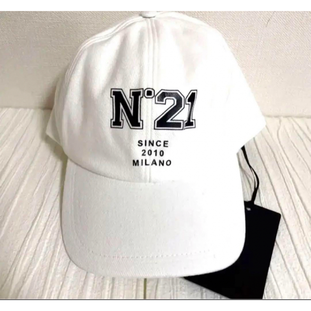 N°21(ヌメロヴェントゥーノ)の新品 N°21 ヌメロヴェントゥーノ 白 キャップ 帽子 レディースの帽子(キャップ)の商品写真
