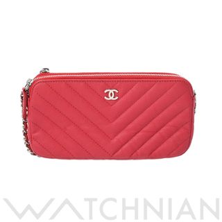 シャネル(CHANEL)の中古 シャネル CHANEL A82527 25番台 レディース ショルダーバッグ Vライン レッド /シルバー金具 ソフトキャビアスキン(ショルダーバッグ)