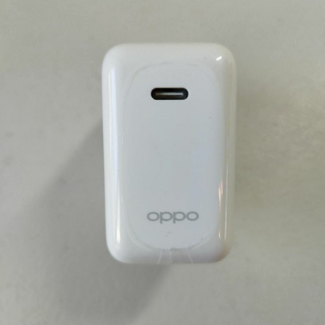 OPPO(オッポ)のOPPO 純正 45W SUPERVOOC USB-C ACアダプター 急速充電 スマホ/家電/カメラのスマートフォン/携帯電話(バッテリー/充電器)の商品写真