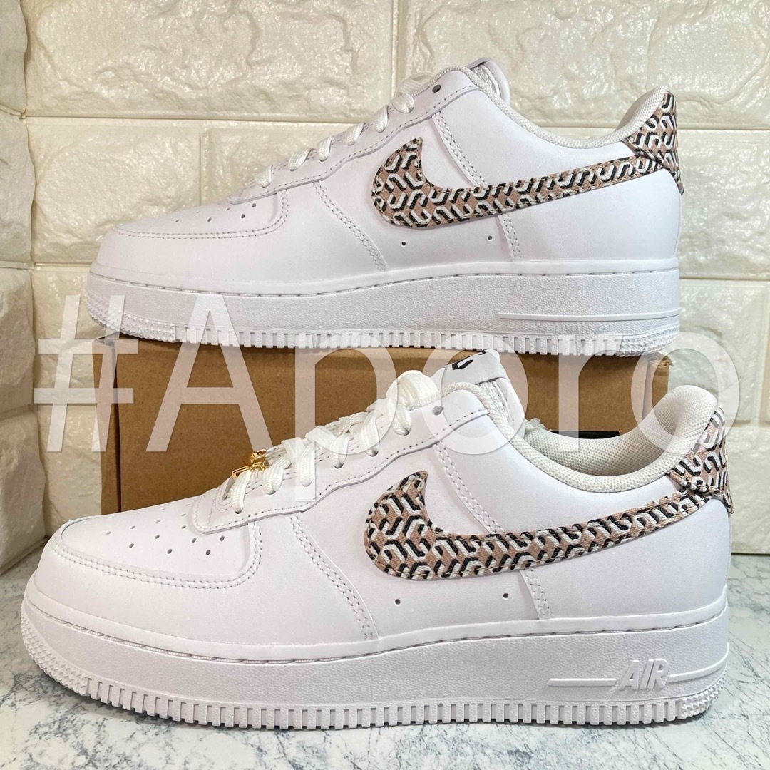 NIKE(ナイキ)のNIKE ナイキ AIR FORCE 1 エアフォース1 ユナイテッド 24.5 レディースの靴/シューズ(スニーカー)の商品写真