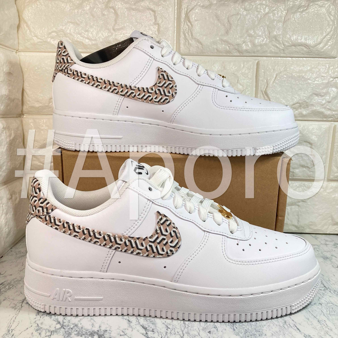 NIKE(ナイキ)のNIKE ナイキ AIR FORCE 1 エアフォース1 ユナイテッド 24.5 レディースの靴/シューズ(スニーカー)の商品写真