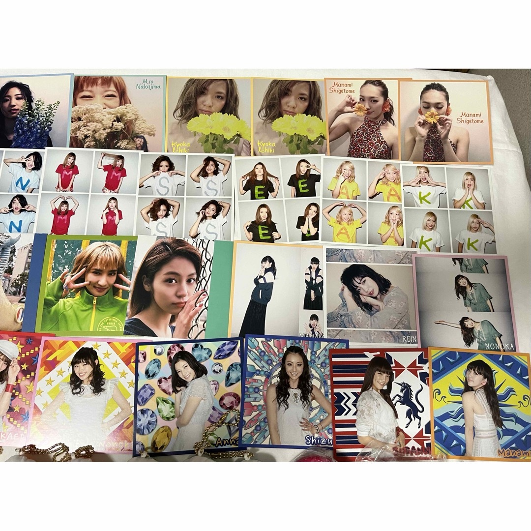 E-girls(イーガールズ)のE-girls Flower Happiness Dream グッズ エンタメ/ホビーのタレントグッズ(アイドルグッズ)の商品写真