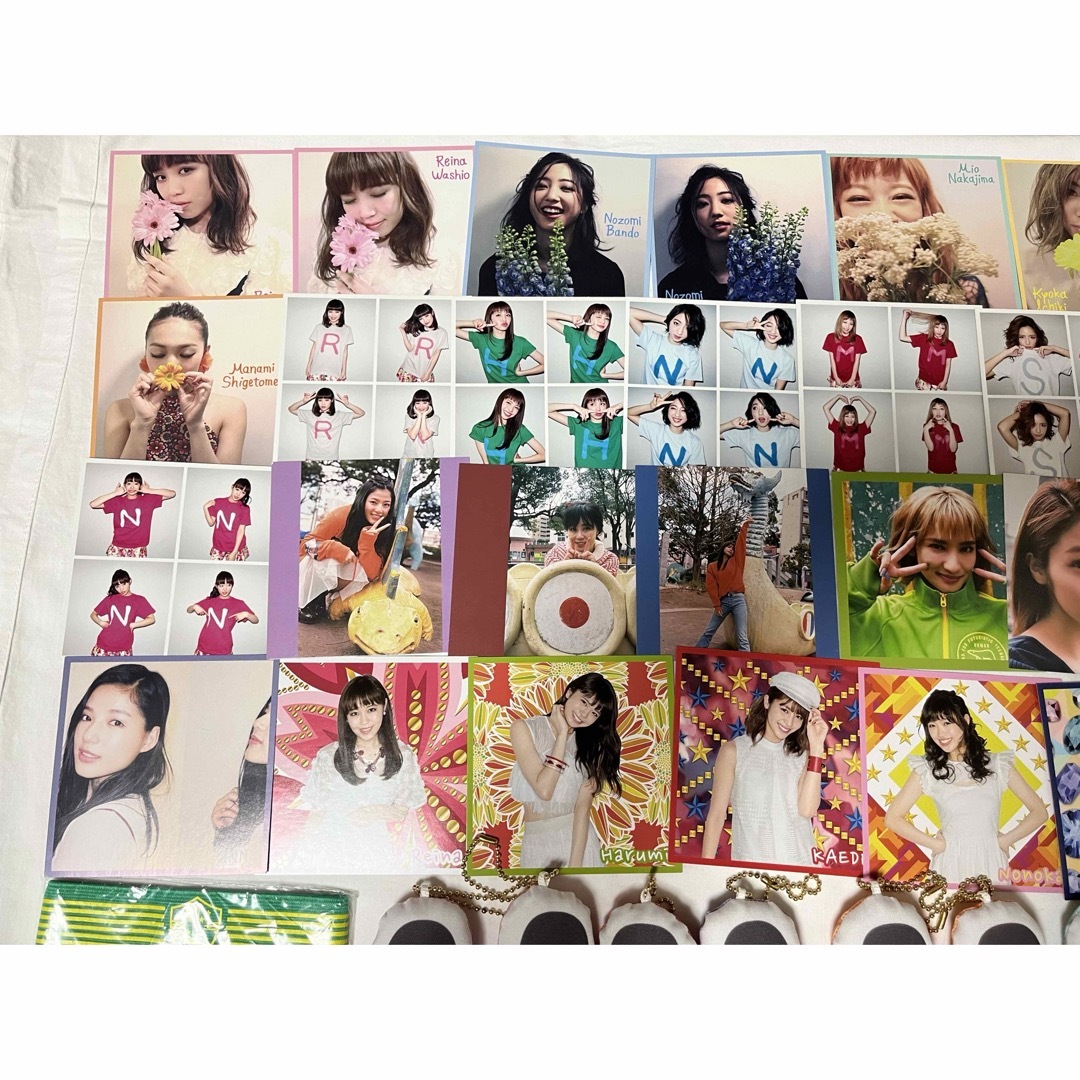 E-girls(イーガールズ)のE-girls Flower Happiness Dream グッズ エンタメ/ホビーのタレントグッズ(アイドルグッズ)の商品写真