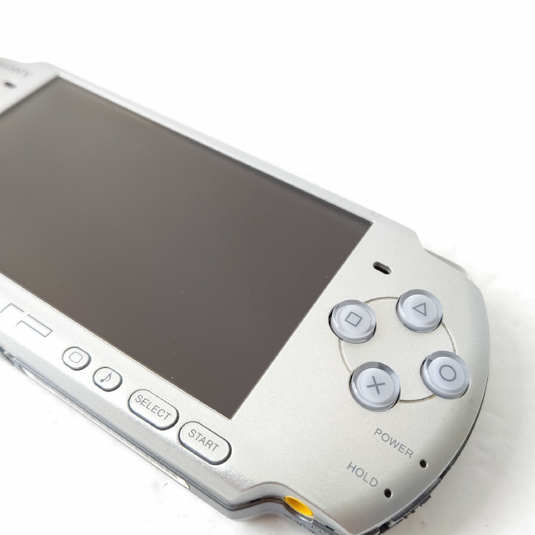 PlayStation Portable(プレイステーションポータブル)のソニー　PSP3000 ミスティックシルバー　美品　プレイステーションポータブル エンタメ/ホビーのゲームソフト/ゲーム機本体(携帯用ゲーム機本体)の商品写真