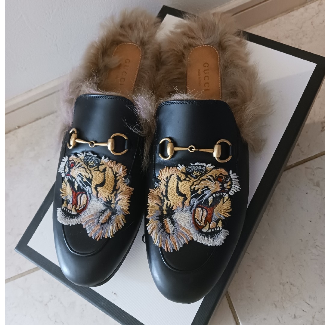 Gucci(グッチ)のGUCCI プリンスタウン ファー スリッパ レディースの靴/シューズ(スリッポン/モカシン)の商品写真