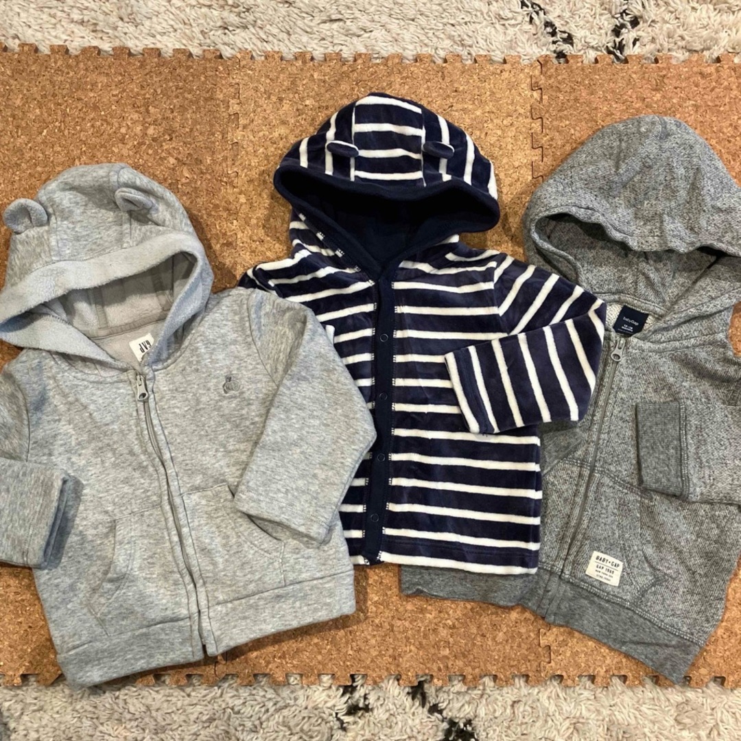 babyGAP(ベビーギャップ)のbabyGap パーカー3点セット　80サイズ キッズ/ベビー/マタニティのベビー服(~85cm)(トレーナー)の商品写真