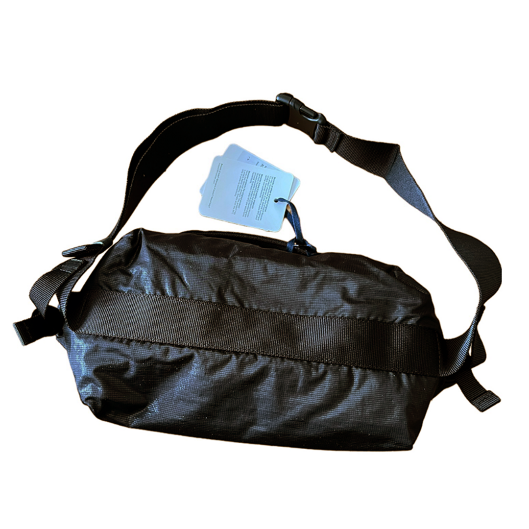 MONCLER(モンクレール)の新品正規品！MONCLER ALCHEMY ロゴ ベルトバッグ メンズのバッグ(ボディーバッグ)の商品写真