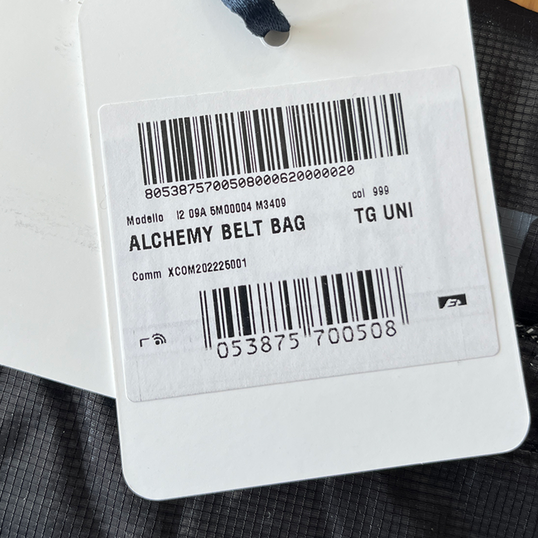 MONCLER(モンクレール)の新品正規品！MONCLER ALCHEMY ロゴ ベルトバッグ メンズのバッグ(ボディーバッグ)の商品写真