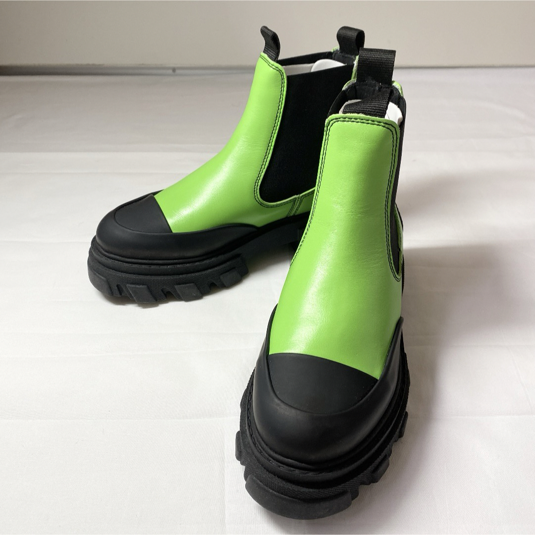 GANNI ガニー　レザー×ラバー　ショートブーツ　グリーン 23cm レディースの靴/シューズ(ブーツ)の商品写真