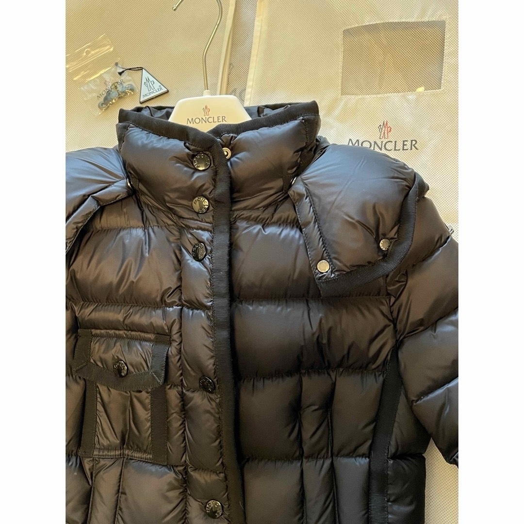 MONCLER(モンクレール)の美品✨モンクレール　エルミンヌ　サイズ0 レディースのジャケット/アウター(ダウンコート)の商品写真