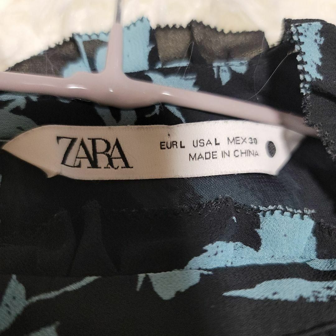 ZARA(ザラ)のZARA　ロングワンピース　ゴージャス　花柄　プリーツ　シフォン  Lサイズ レディースのワンピース(ロングワンピース/マキシワンピース)の商品写真