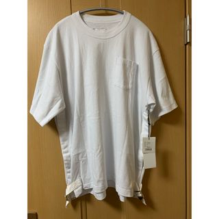 サカイ(sacai)の新品　sacai23SS サイドベルトtシャツ 白　サイズ2(Tシャツ/カットソー(半袖/袖なし))