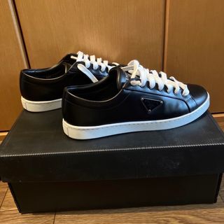 プラダ(PRADA)のプラダ　ブラッシュドレザースニーカー(スニーカー)