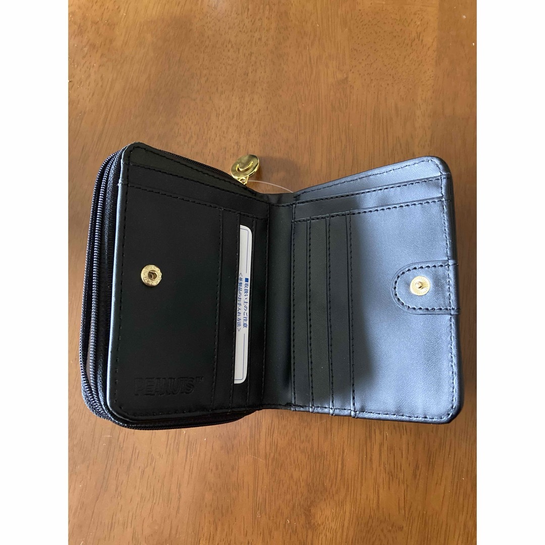 PEANUTS(ピーナッツ)のスヌーピー⭐︎二つ折り財布⭐︎未使用品 レディースのファッション小物(財布)の商品写真