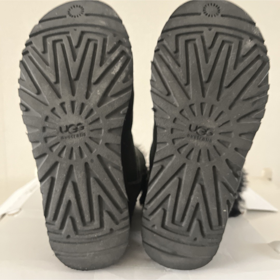 UGG(アグ)のUGG リボン　ブーツ レディースの靴/シューズ(ブーツ)の商品写真