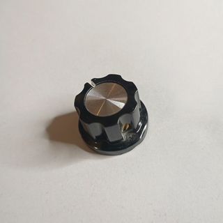 BOSS風 デカめノブ 黒　BLACK 23mm　レアな微妙サイズ(エフェクター)