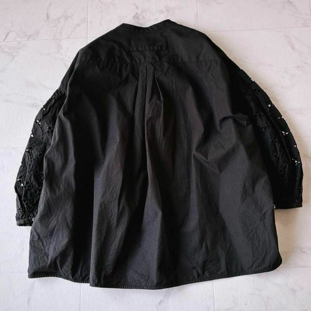 TICCA(ティッカ)のTiccaティッカバンドカラー袖レース ゆったりパフスリーブ シャツ黒 レディースのトップス(シャツ/ブラウス(長袖/七分))の商品写真