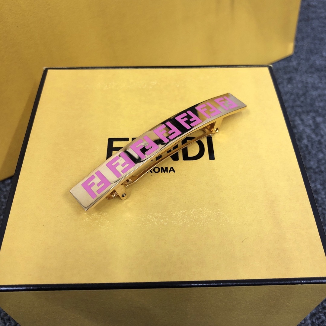 即決 FENDI フェンディ バレッタ ヘアクリップ 即決 FENDI フェンディ バレッタ ヘアクリップ