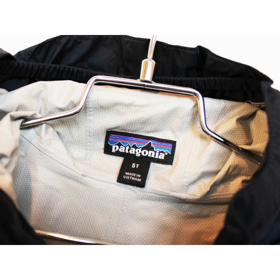 patagonia(パタゴニア)の【春物 新入荷!】[パタゴニア/Patagonia]110cm トレントシェルジャケット/ナイロンブルゾン/ナイロンジャンパー/ウィンドブレーカー 濃紺×ブルー 防水 アウトドア【中古】子供服 キッズ kids 男の子 女の子 春夏秋 otr 513042 キッズ/ベビー/マタニティのキッズ服女の子用(90cm~)(ジャケット/上着)の商品写真