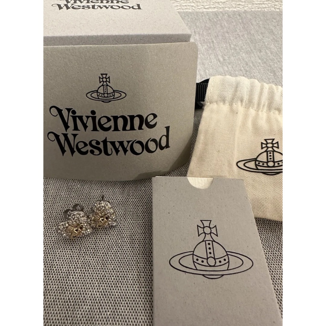 Vivienne Westwood(ヴィヴィアンウエストウッド)のvivienne westwood ロゴピアス ハートピアス メンズのアクセサリー(ピアス(両耳用))の商品写真