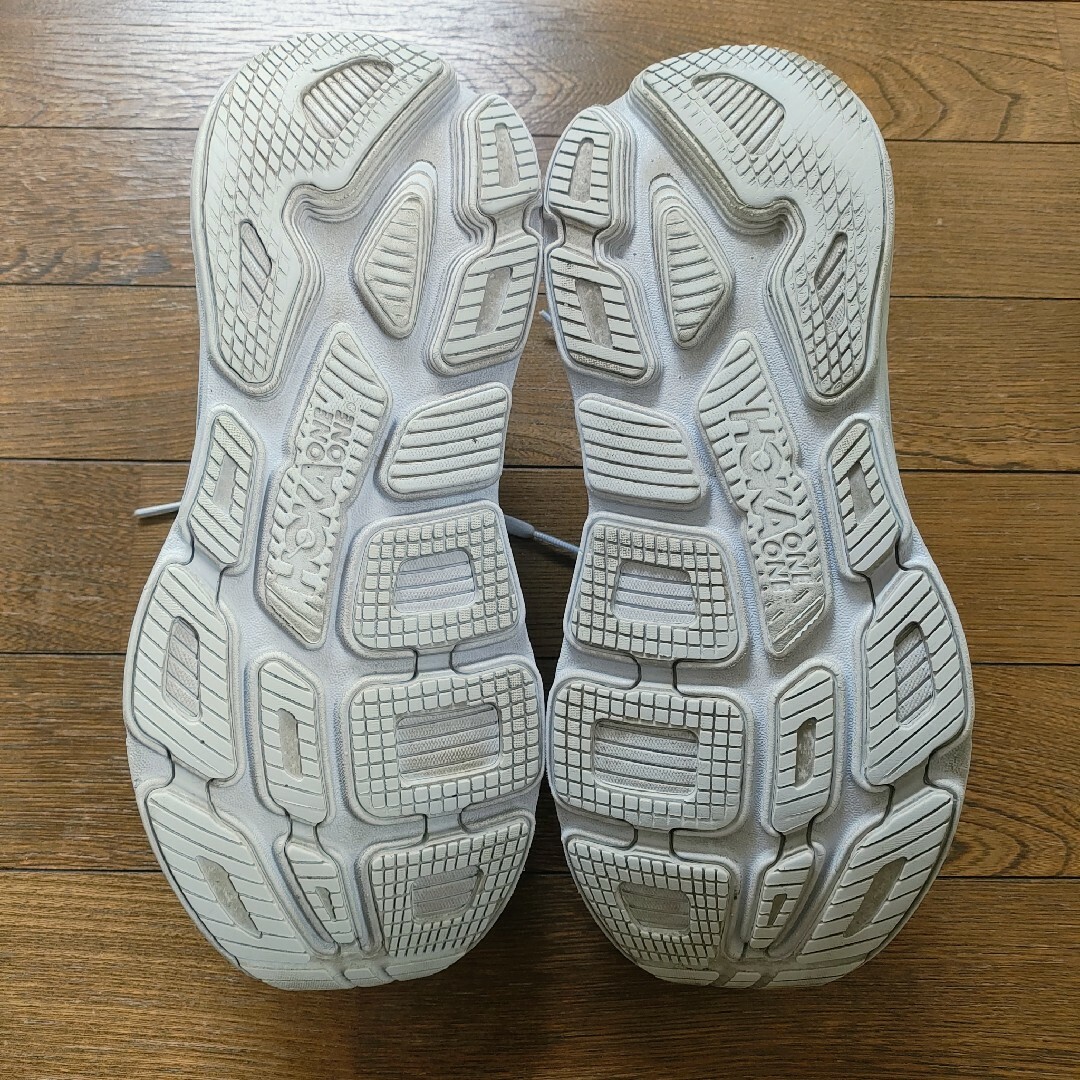 HOKA ONE ONE(ホカオネオネ)の【HOKAONEONE】BONDI6 ホワイト メンズの靴/シューズ(スニーカー)の商品写真