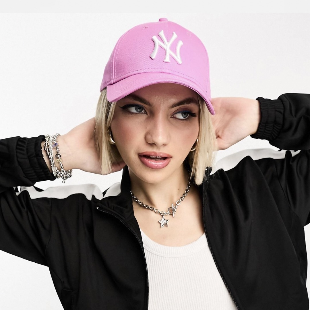 NEW ERA(ニューエラー)のニューエラ NY  9FORTY キャップ 帽子 海外限定 ピンク ホワイト  レディースの帽子(キャップ)の商品写真