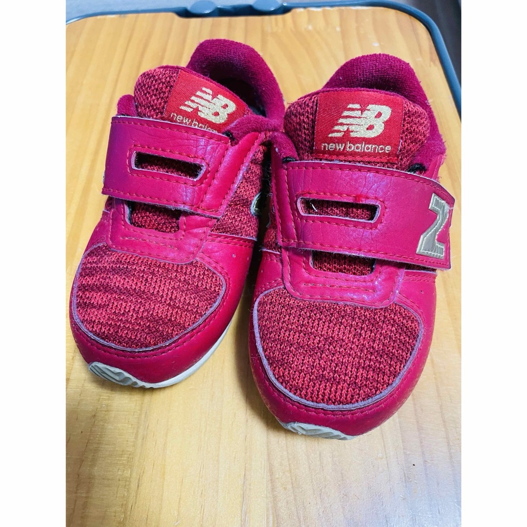 New Balance(ニューバランス)のニューバランス　赤✖️ゴールド　14.5cm ベビースニーカー キッズ/ベビー/マタニティのキッズ靴/シューズ(15cm~)(スニーカー)の商品写真