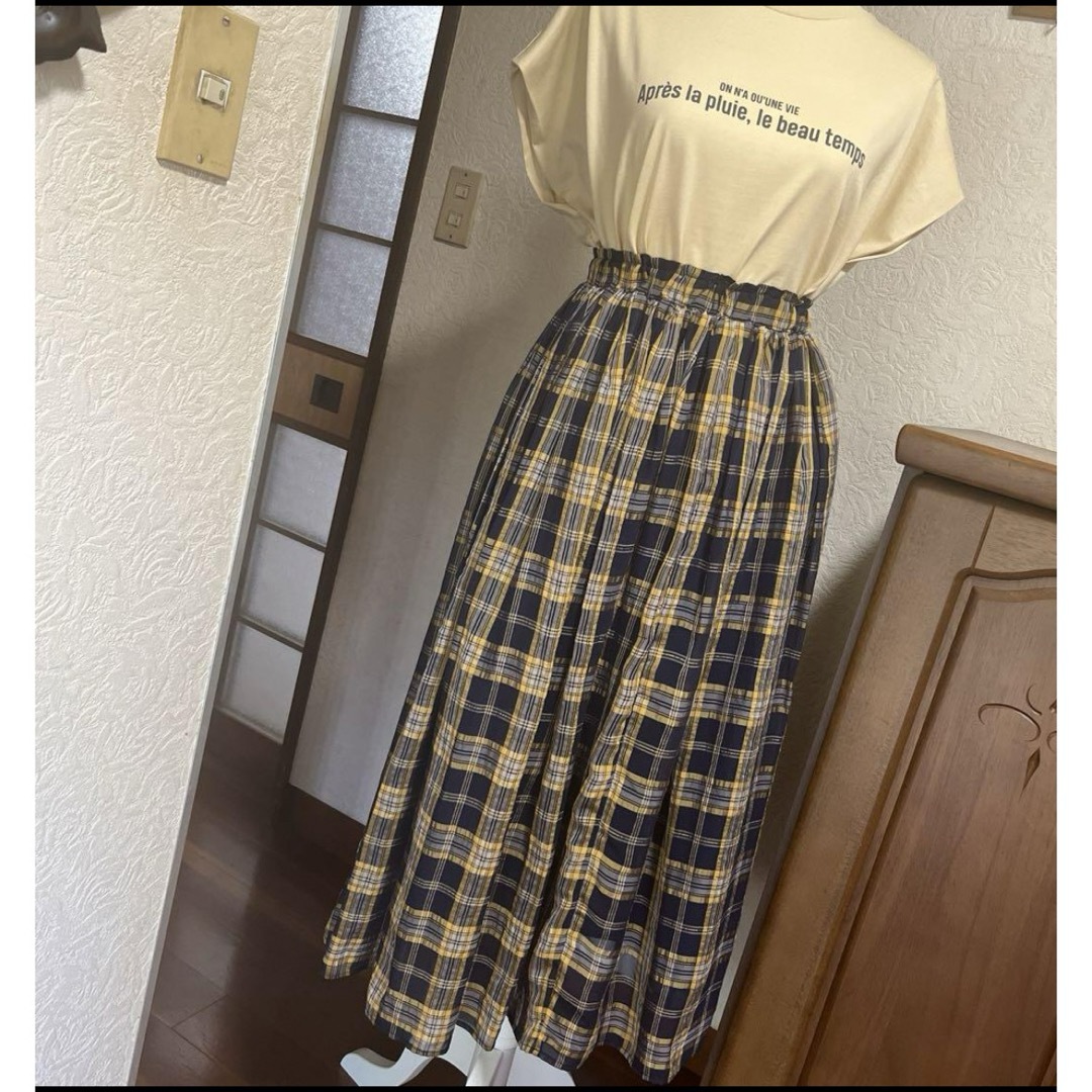 SM2(サマンサモスモス)のスカートとTシャツの2点 レディースのトップス(Tシャツ(半袖/袖なし))の商品写真