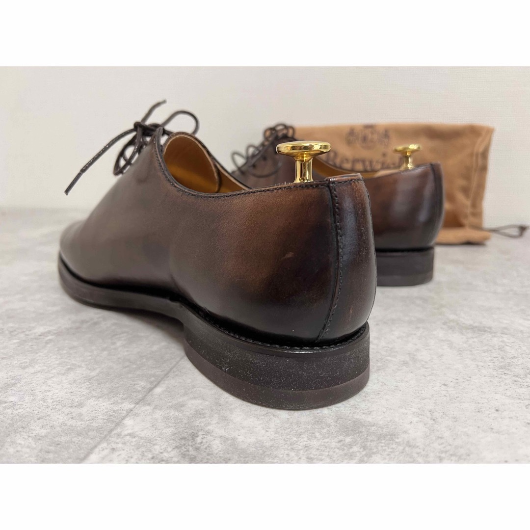 Berwick(バーウィック)の【超美品】 Berwick 27.5cm ホールカット UK8.0 バーウィック メンズの靴/シューズ(ドレス/ビジネス)の商品写真