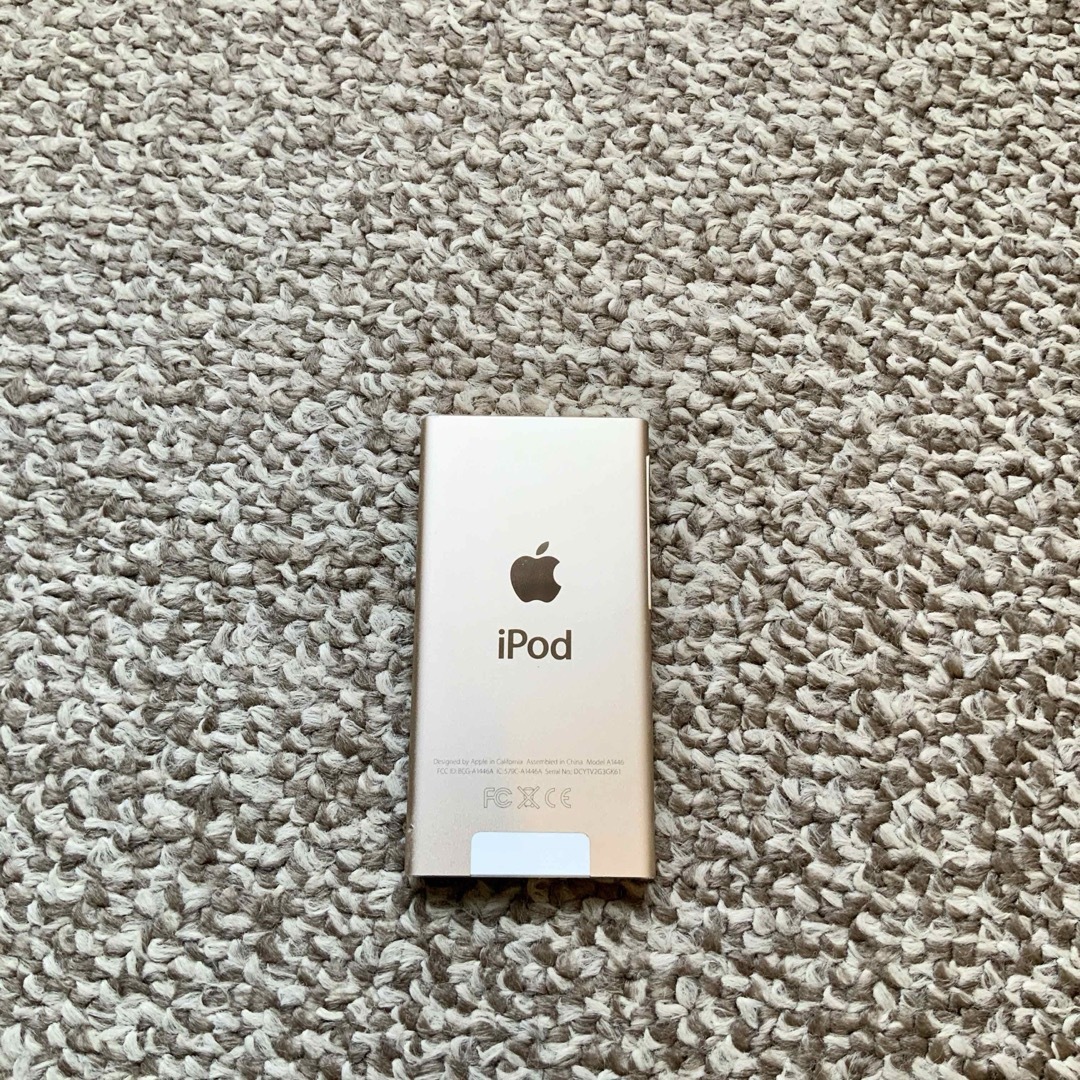 iPod(アイポッド)のiPod nano 第7世代 16GB Apple アップル アイポッド 本体o スマホ/家電/カメラのオーディオ機器(ポータブルプレーヤー)の商品写真