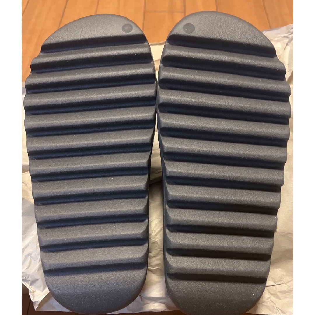 YEEZY（adidas）(イージー)のアディダス イージー スライド "グラナイト" 24.5cm メンズの靴/シューズ(サンダル)の商品写真