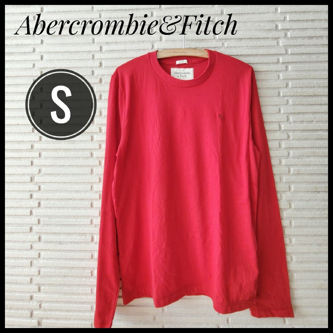 Abercrombie&Fitch(アバクロンビーアンドフィッチ)のアバクロンビーフィッチ　Abercrombie&Fitch　Tシャツ　S　赤 メンズのトップス(Tシャツ/カットソー(七分/長袖))の商品写真