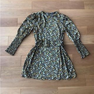 ザラ(ZARA)の【新品未着用】ZARA イエローフラワートップス(シャツ/ブラウス(長袖/七分))