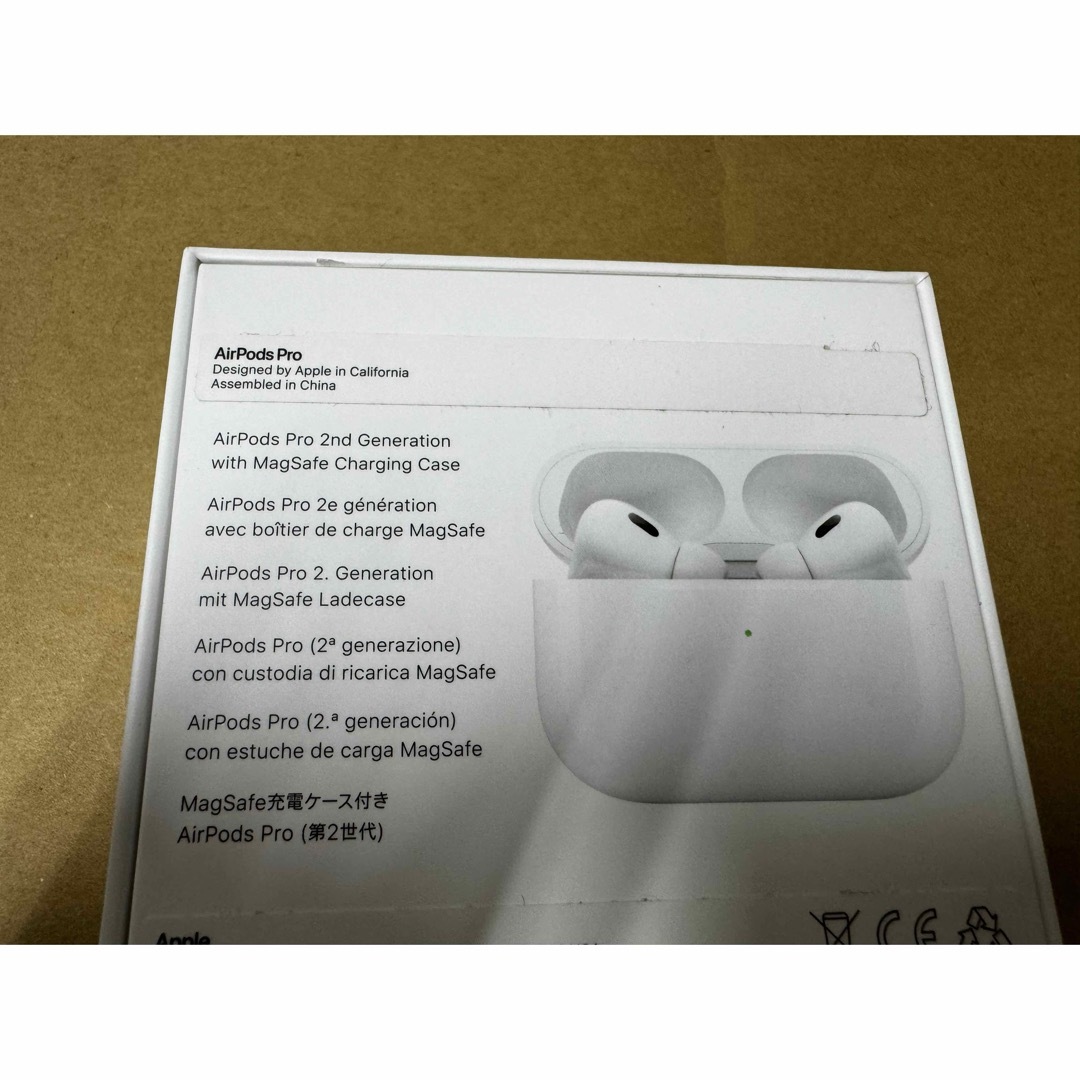 山本様専用　アップル Airpods Pro 第2世代（本体と右耳のみ） スマホ/家電/カメラのオーディオ機器(ヘッドフォン/イヤフォン)の商品写真