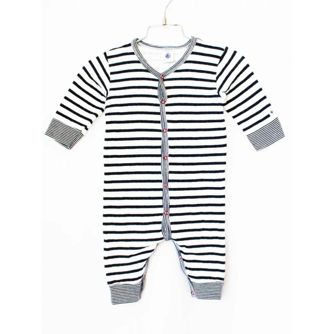 PETIT BATEAU(プチバトー)の【春物 新入荷!】[プチバトー/PETIT BATEAU]67cm 長袖カバーオール/長袖ロンパース 白×濃紺【中古】子供服 キッズ kids ベビー服 baby 男の子 女の子 春秋 onepi 213042 キッズ/ベビー/マタニティのベビー服(~85cm)(カバーオール)の商品写真