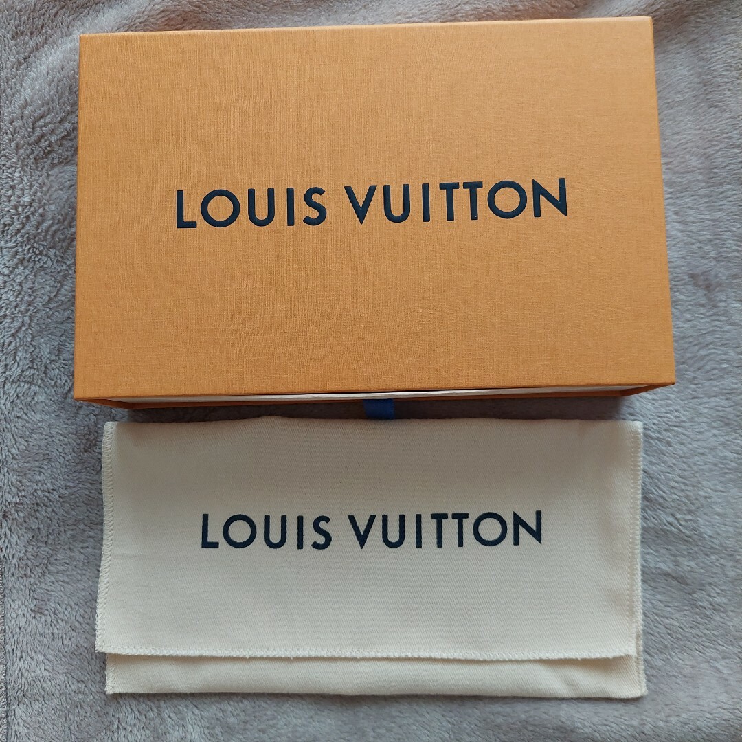 LOUIS VUITTON(ルイヴィトン)のルイヴィトン ポルトフォイユ・サラ レディースのファッション小物(財布)の商品写真