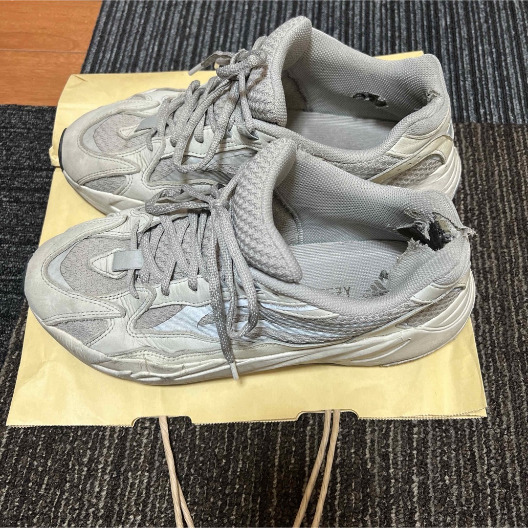 adidas(アディダス)のYEEZY BOOST 700 V2  28㎝ メンズの靴/シューズ(スニーカー)の商品写真