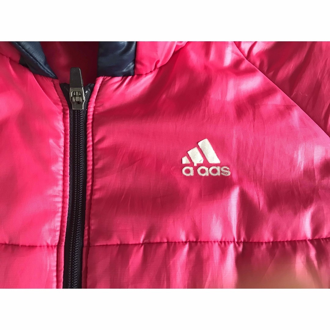 adidas(アディダス)のアディダス　濃いピンク　ウィンドブレーカー レディースのジャケット/アウター(ナイロンジャケット)の商品写真