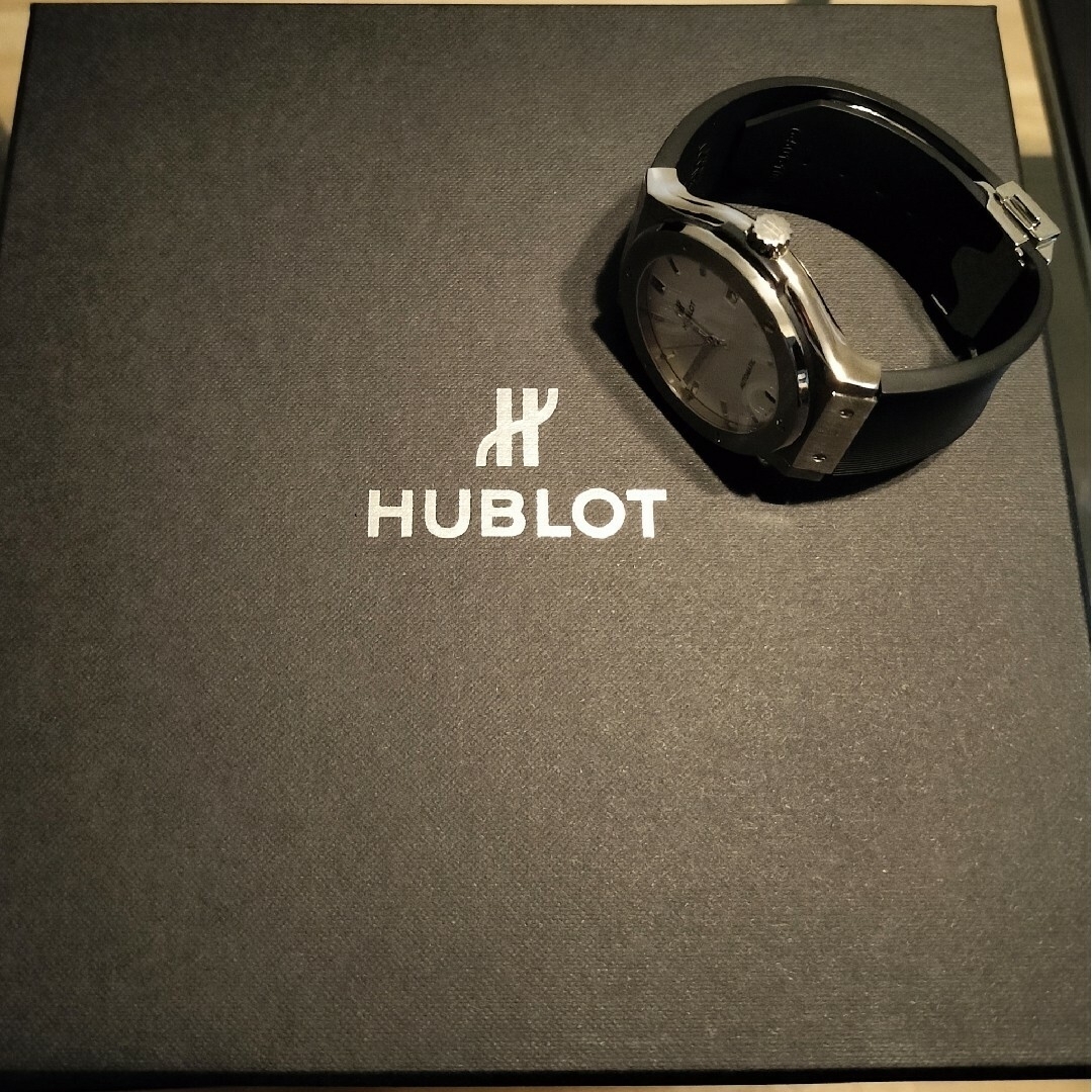 HUBLOT(ウブロ)のウブロ HUBLOT 511.NX.2611.RX クラシックフュージョン保証書 メンズの時計(腕時計(アナログ))の商品写真