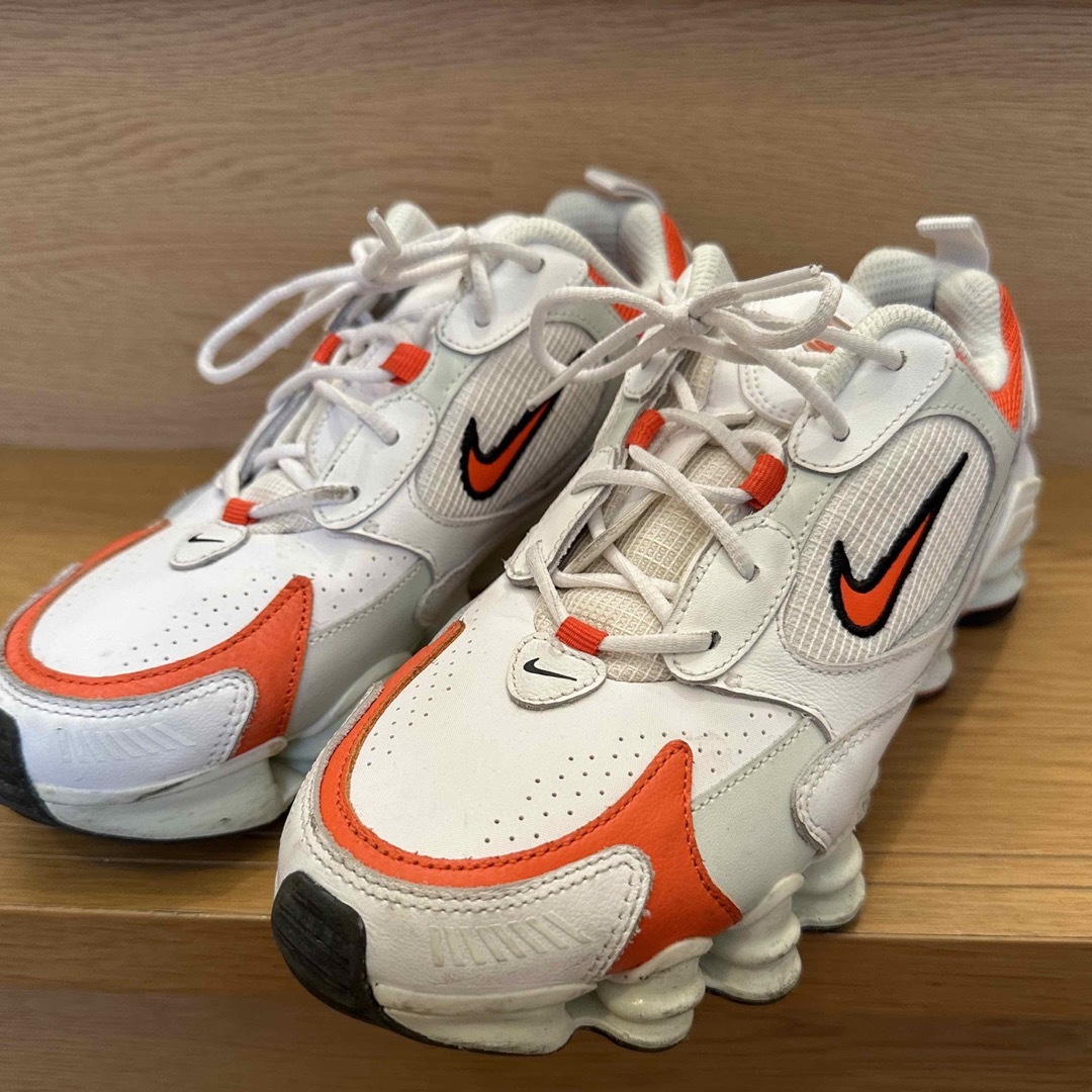 NIKE(ナイキ)の【さち様専用】NIKE W SHOX TL NOVA ショックス ナイキ レディースの靴/シューズ(スニーカー)の商品写真