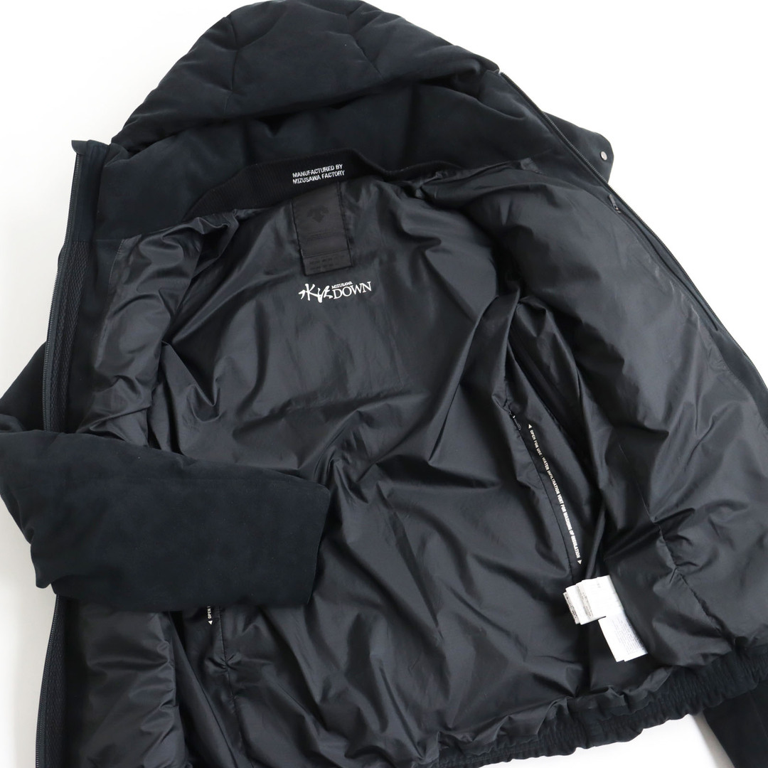 美品 DESCENTE デサント DAMMGK38U ALLTERRAIN/オルテライン ANCHOR デュアルジップベンチレーション シームテープ加工 WZIP フーデッド 水沢ダウン ウルトラスエード ダウンジャケット ブラック S 日本製 正規品 メンズ メンズのジャケット/アウター(ダウンジャケット)の商品写真