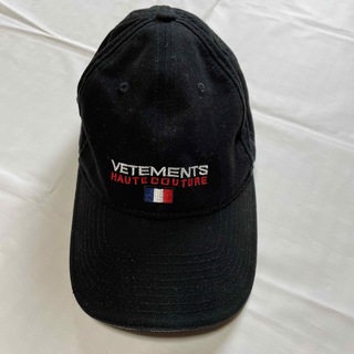 ヴェトモン(VETEMENTS)のVETEMENTS CAP ヴェトモン　美品　確実正規品(キャップ)