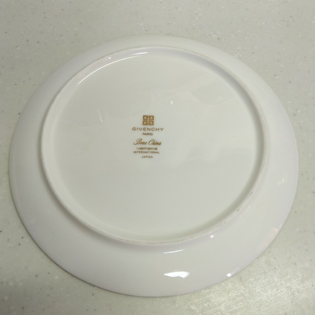 GIVENCHY(ジバンシィ)のジバンシィ　ケーキ皿　５枚セット インテリア/住まい/日用品のキッチン/食器(食器)の商品写真