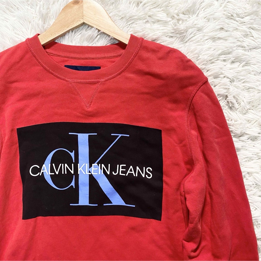 Calvin Klein(カルバンクライン)のCALVIN KLEIN JEANS トレーナー　レッド　胸ロゴ　サイズM レディースのトップス(トレーナー/スウェット)の商品写真