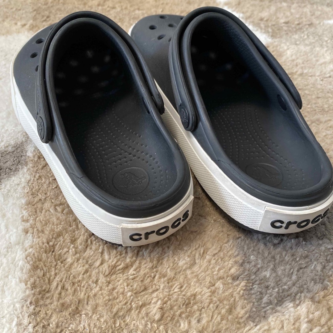 crocs(クロックス)のクロックス　黒　22cm キッズ/ベビー/マタニティのキッズ靴/シューズ(15cm~)(サンダル)の商品写真