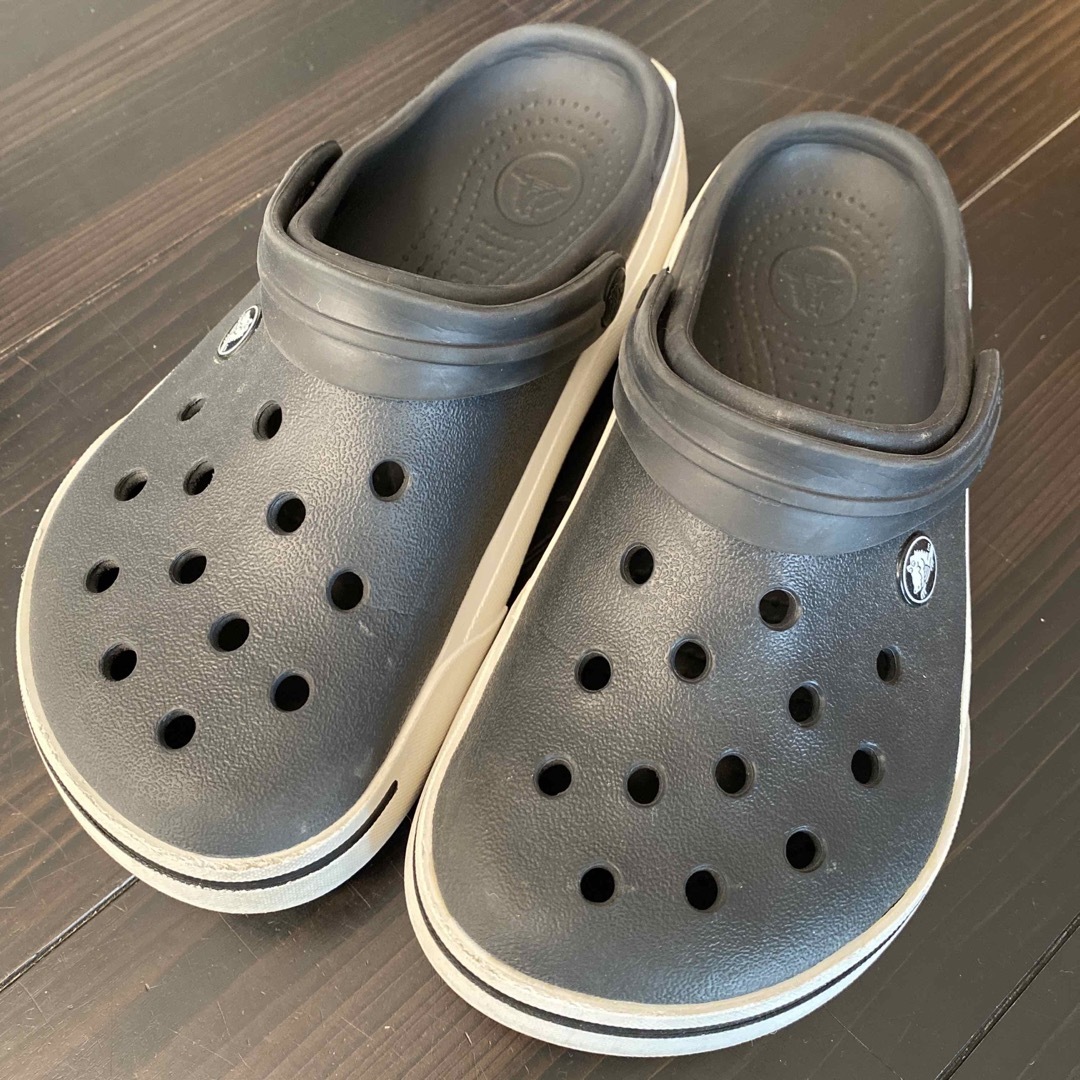 crocs(クロックス)のクロックス　黒　22cm キッズ/ベビー/マタニティのキッズ靴/シューズ(15cm~)(サンダル)の商品写真