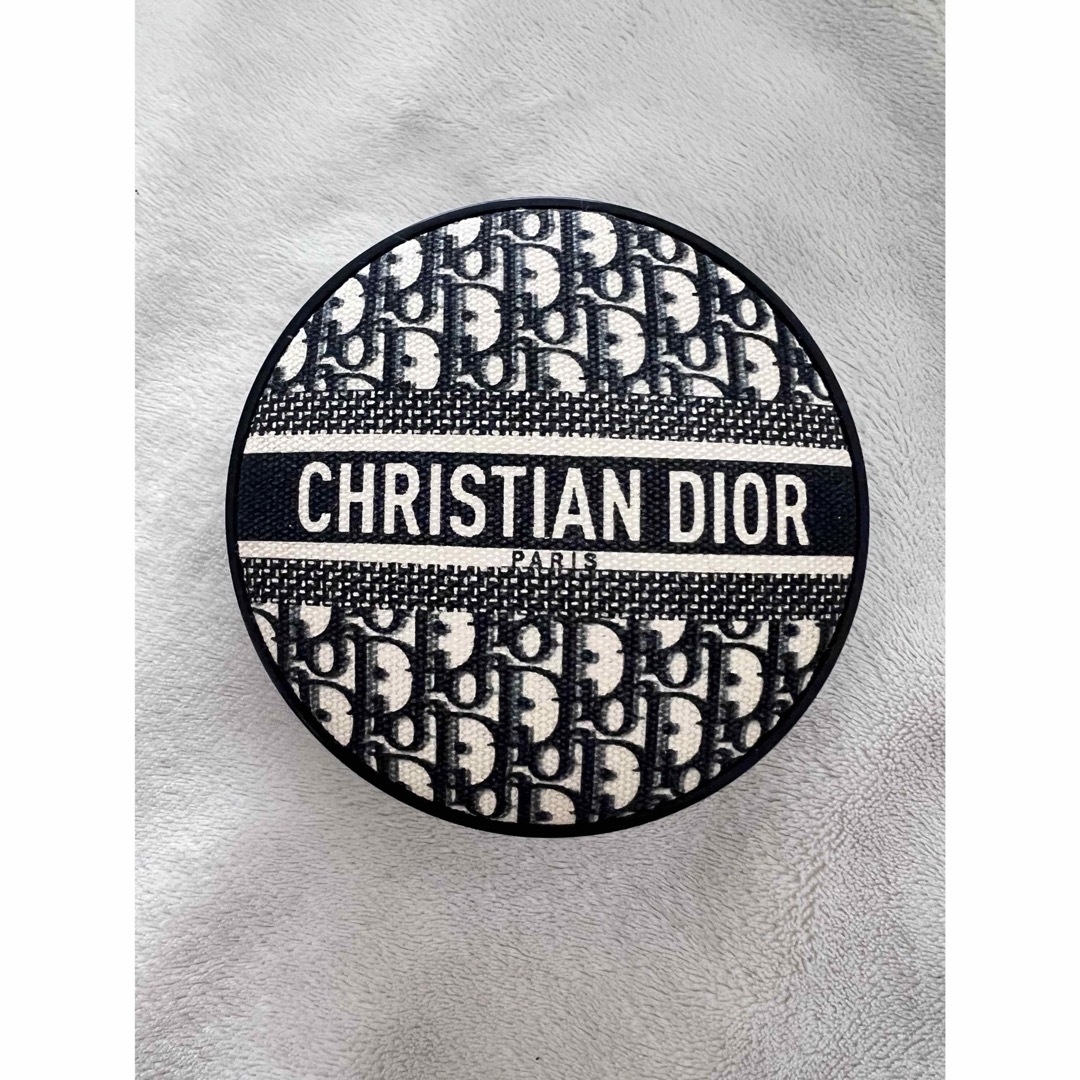 Dior(ディオール)のDIOR　クッションファンデ　限定ケース コスメ/美容のベースメイク/化粧品(ファンデーション)の商品写真