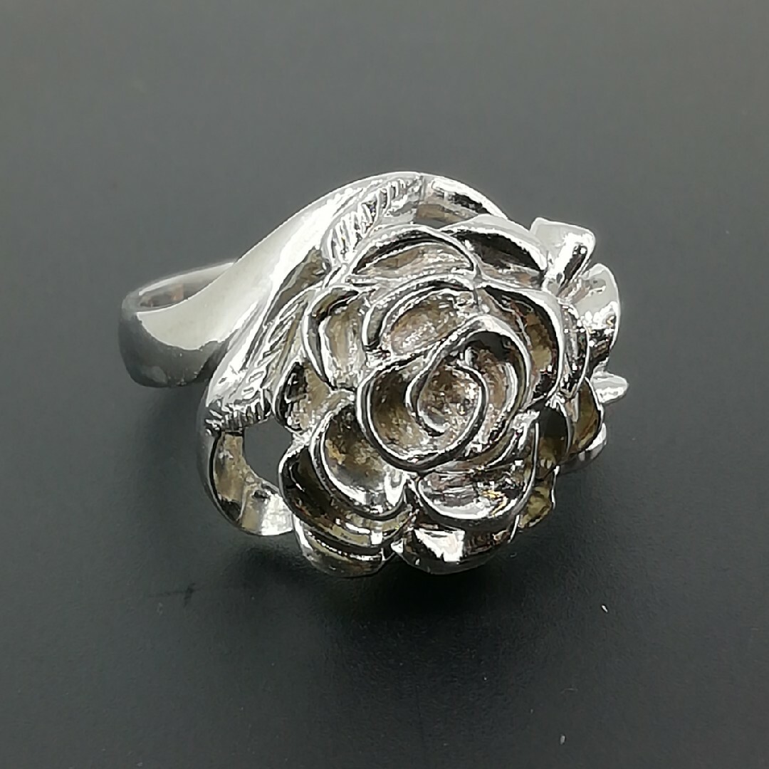 Pt900🌹バラモチーフ✨デザインリング🌹 プラチナ地金🌹バラ Pt900🌹バラモチーフ✨デザインリング🌹 プラチナ地金🌹バラ