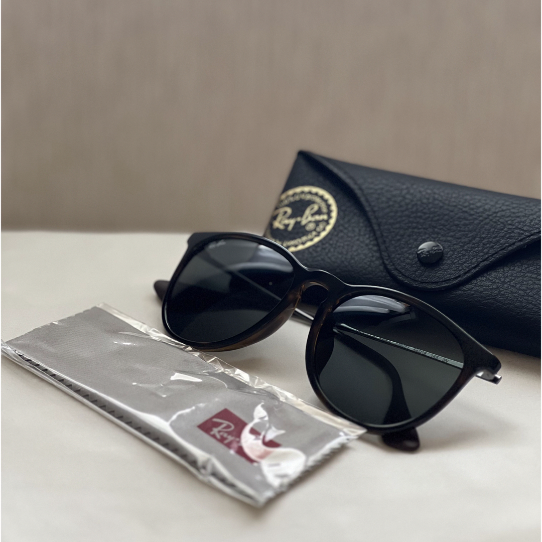 Ray-Ban(レイバン)のRayBan ERIKA サングラス レディースのファッション小物(サングラス/メガネ)の商品写真